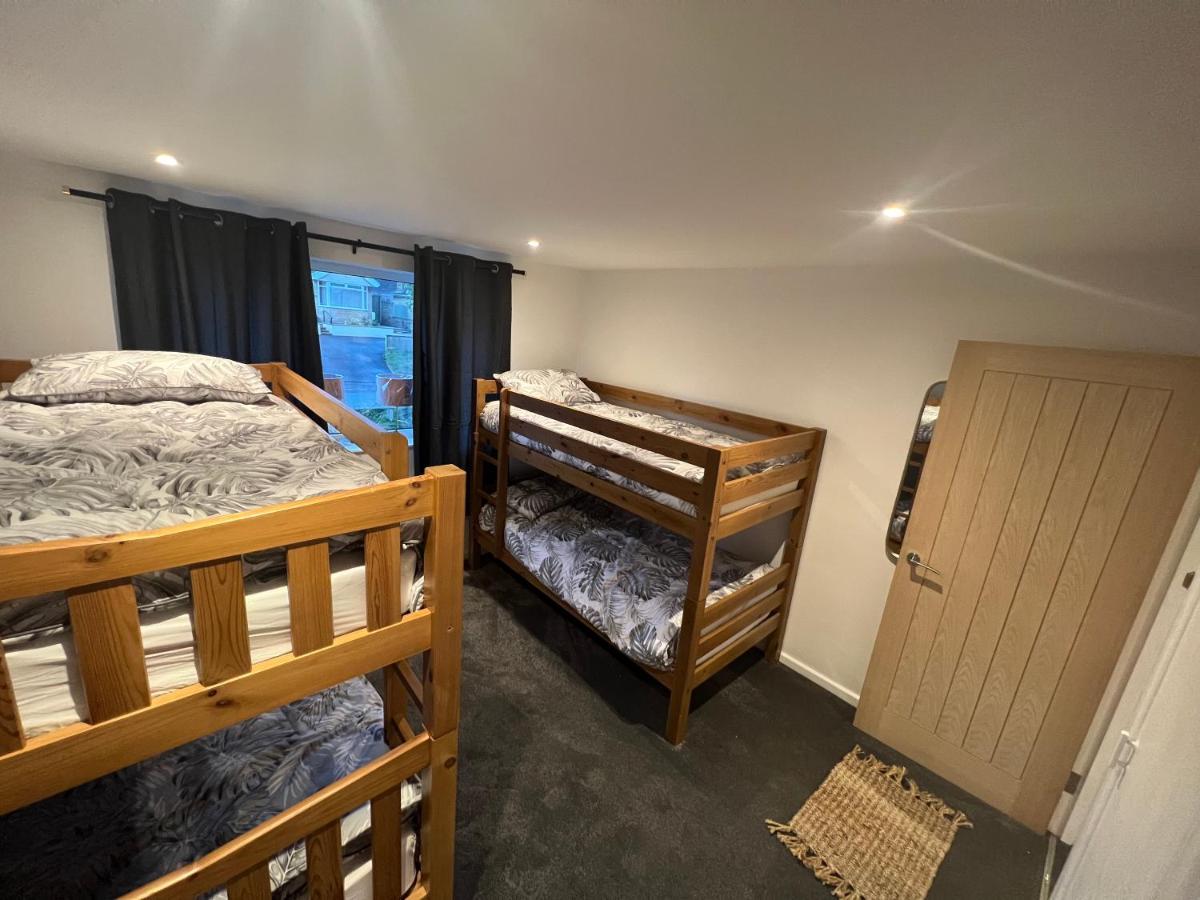 House Sleeps 8. 2Bedrooms & Sofa Beds In Sitting Room Bath Exterior photo